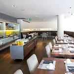 Hotel B