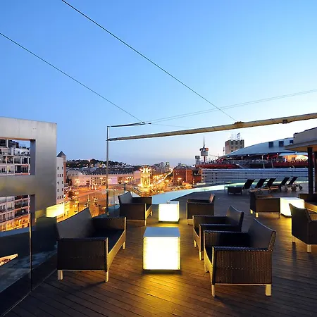 B Hotel