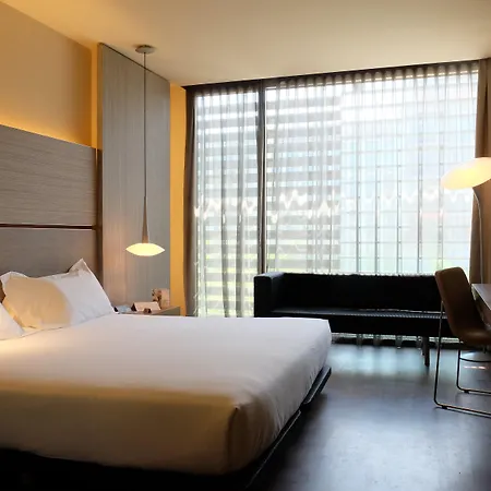 Hotel B