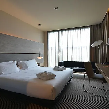 B Hotel