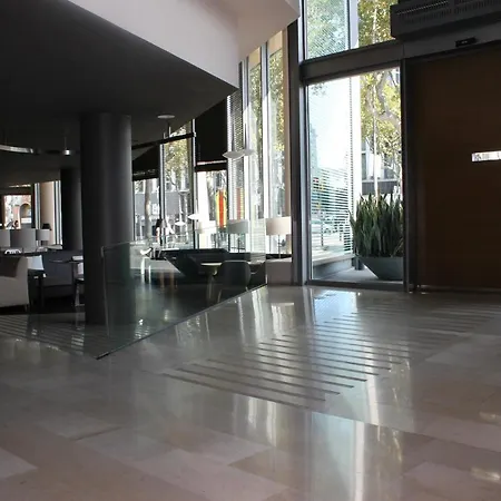 B Hotel