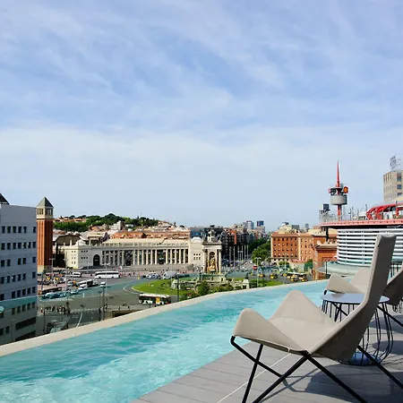 Hotel B