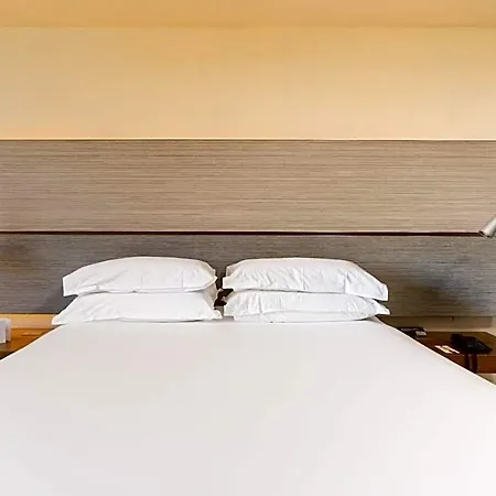 Hotel B 3*