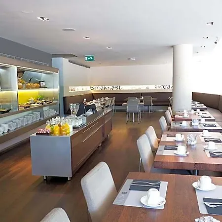 B Hotel