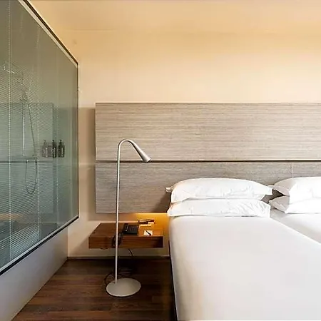 B 3* Barcelona