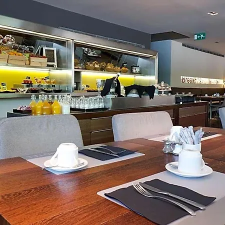 B Hotel 3*