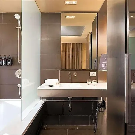 Hotel B 3*