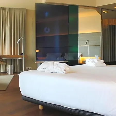 Hotel B