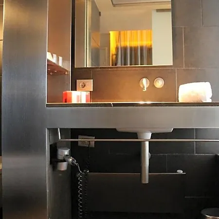 Hotel B 3*