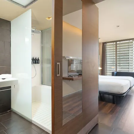 B Hotel