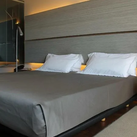 B 3* Barcelona
