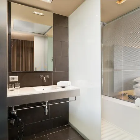 Hotel B 3*
