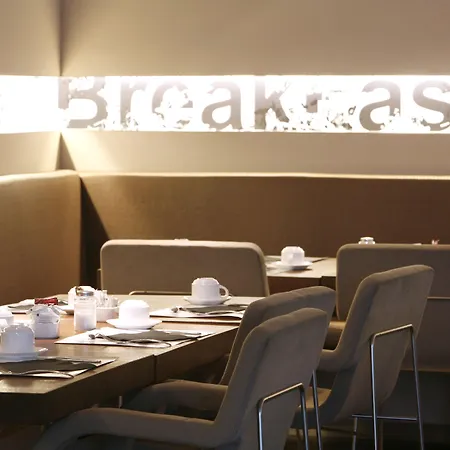B Hotel 3*